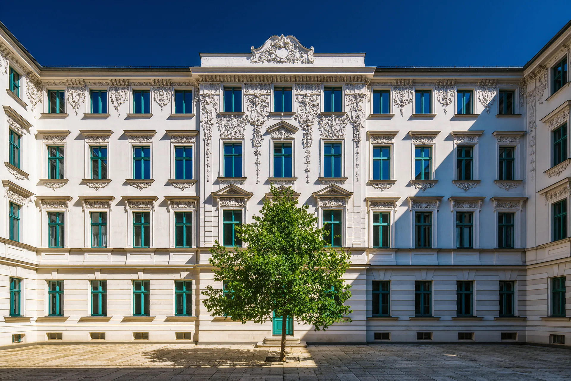 Altbau oder Neubau: Welche Immobilie in Berlin passt zu Ihnen?